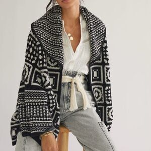 NWOT Sioni Black White Graphic Print Cardigan Sweater -- L